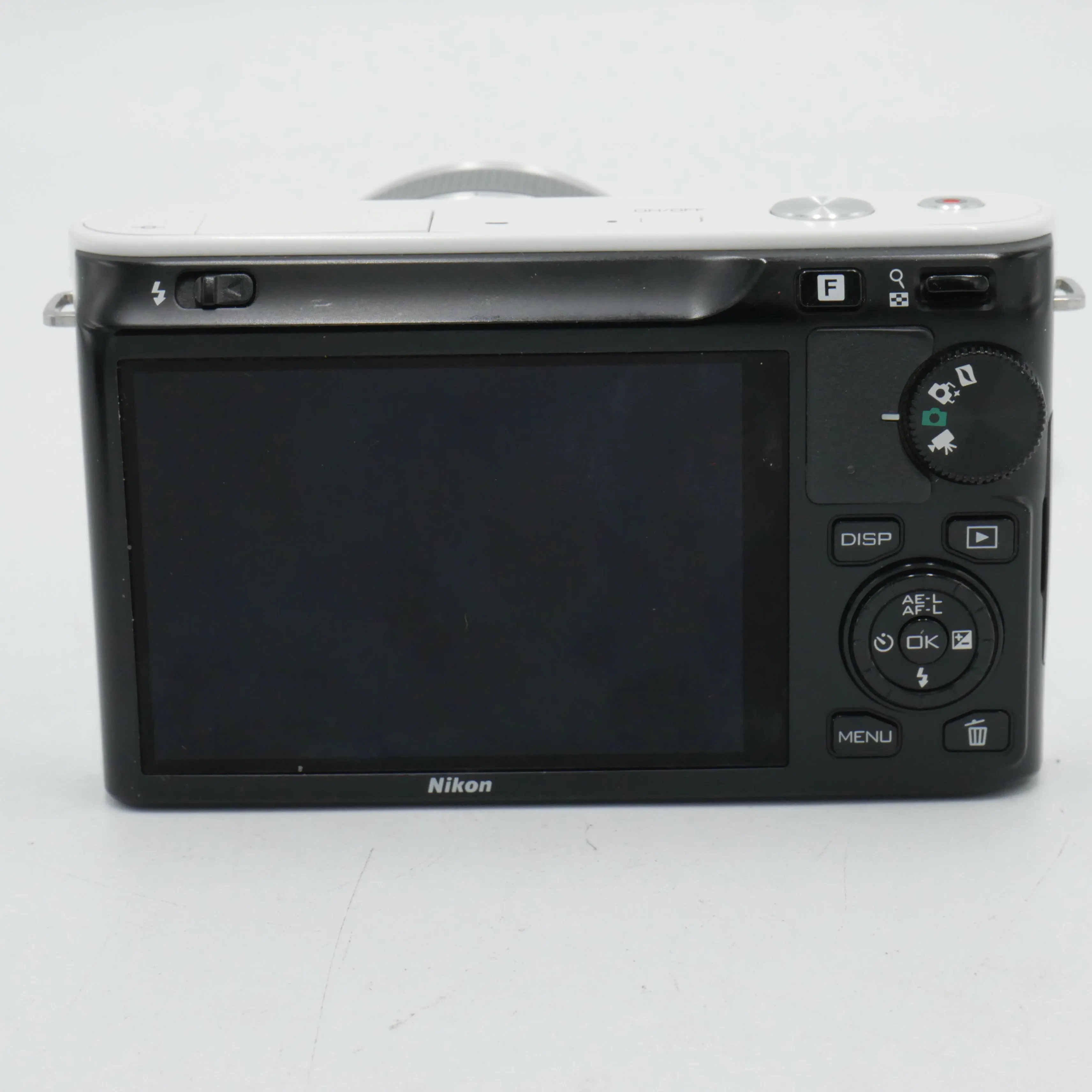Nikon 1 J1 Mirrorless Digital Camera with 10-30mm Lens (white) *USED*