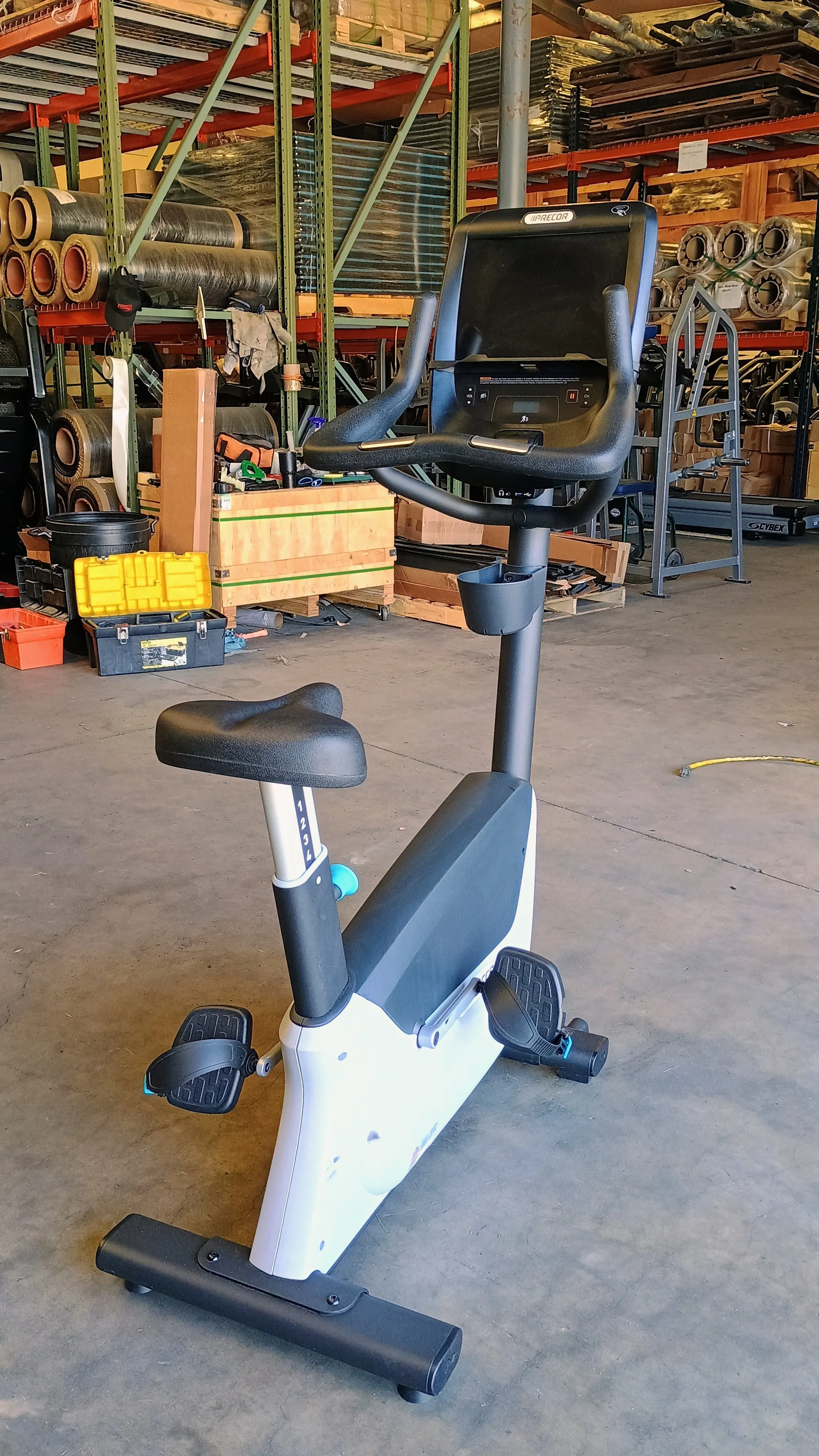 Precor UBK Upright Bike 685-665-635 w/ P82 Console (USED)