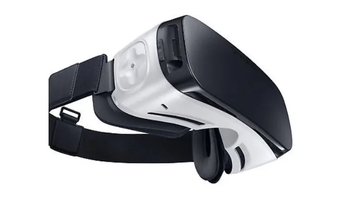 Samsung Gear VR R322 Powered by Oculus - Frost White (Certified Refurbished) - Ships Same/Next Day!