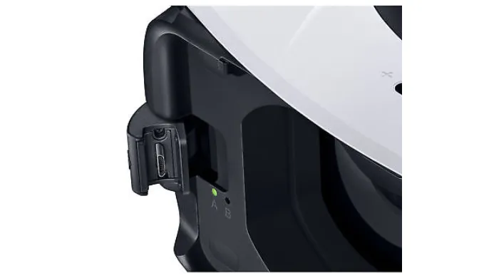 Samsung Gear VR R322 Powered by Oculus - Frost White (Certified Refurbished) - Ships Same/Next Day!